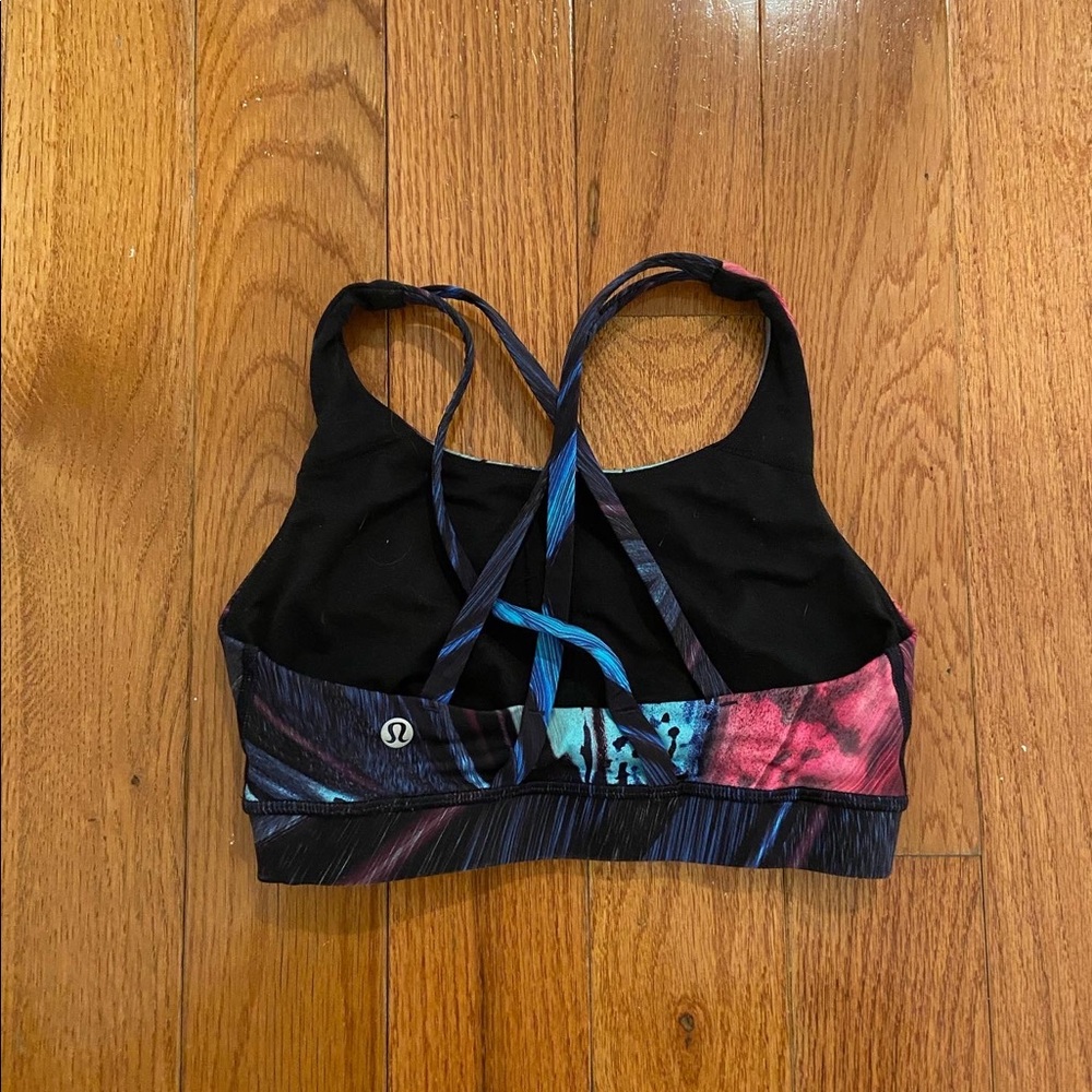 Lulu lemon sports bra size 4